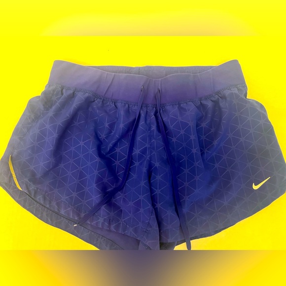 NIKE’S WOMEN’S PURPLE SIZE MEDIUM RUNNING SHORTS DRI FIT - Picture 1 of 6